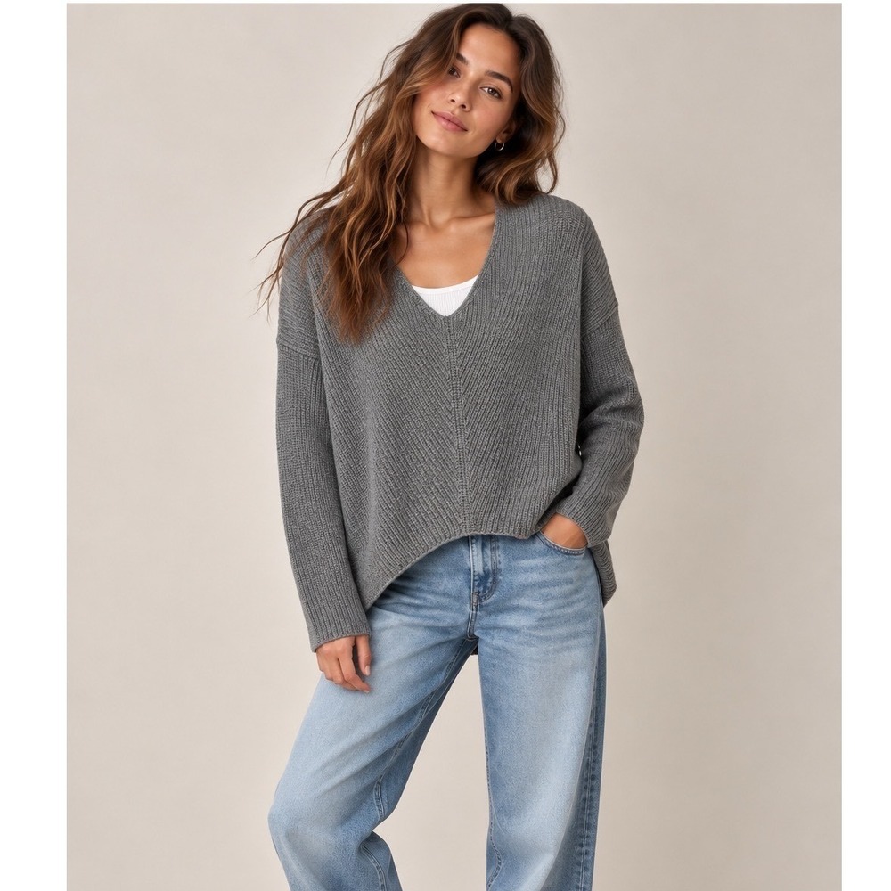 Urban Outfitters Gray Oversized V-Neck Ribbed Knit Sweater, Medium